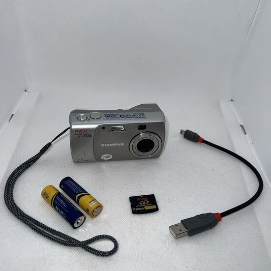 Retro Olympus Digital Camera CAMEDIA C-310 Zoom / D-540 Zoom 3.2MP - Tested Olympus