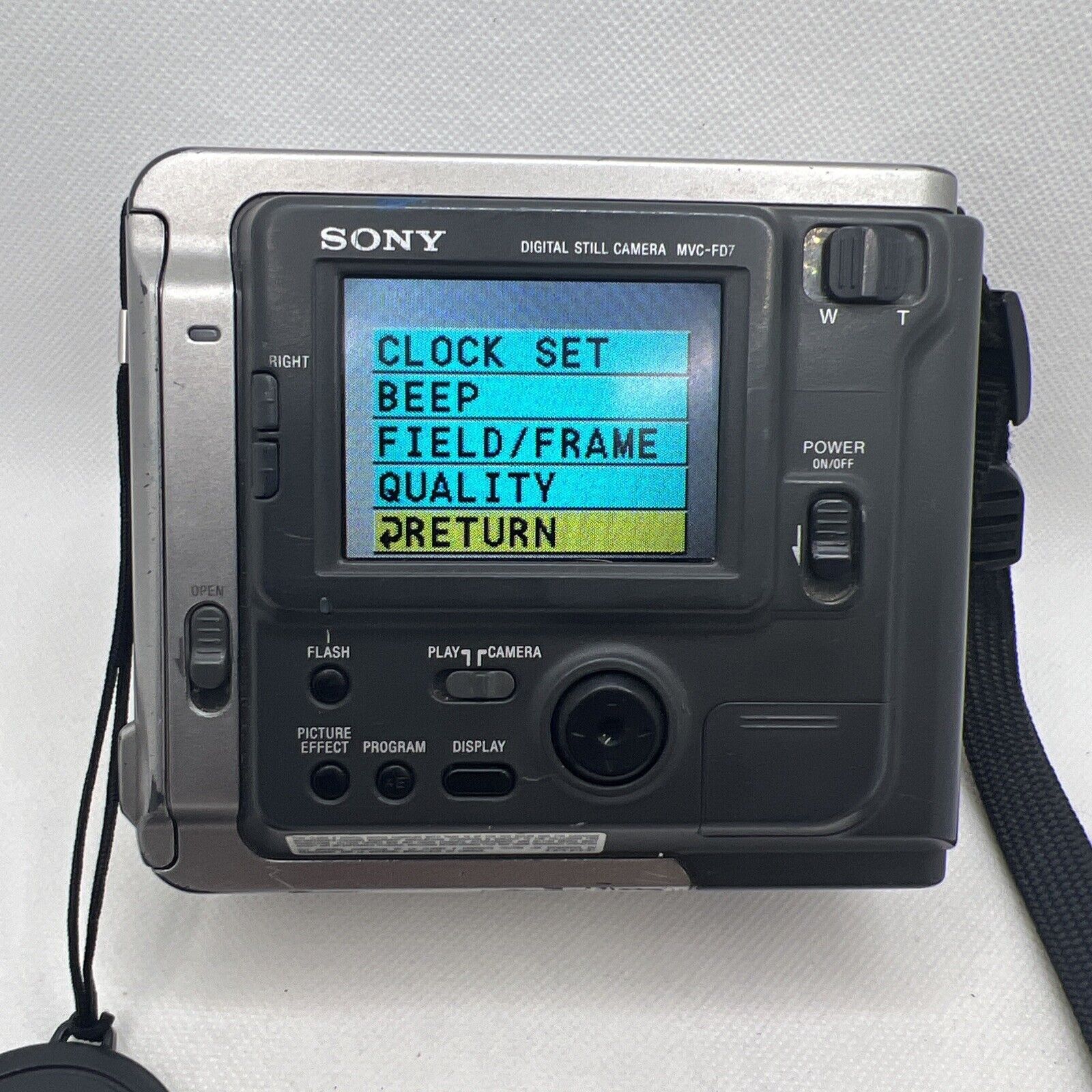 Retro SONY Digital Camera Mavica MVC-FD7 + USB Floppy Drive + Batteries & More Sony