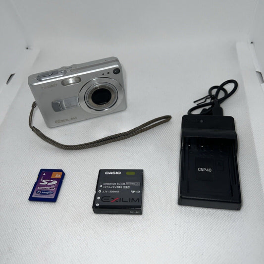 Retro Casio Digital Camera Exilim EX-Z40 4.0MP + Battery, Charger & SD - Tested Casio